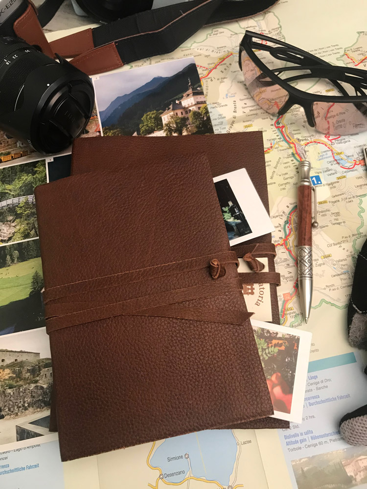 A-bottega-where-bookbinding-is-a-family-tradition-legatoria-koine